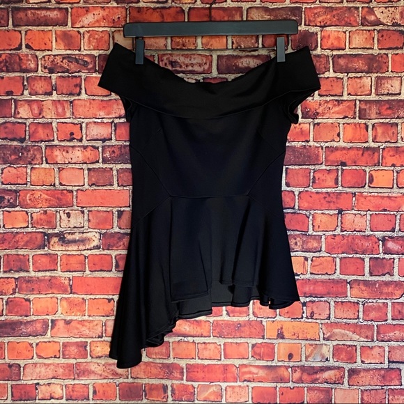 Lulu's Asymmetrical Off the Shoulder Top - Picture 2 of 14